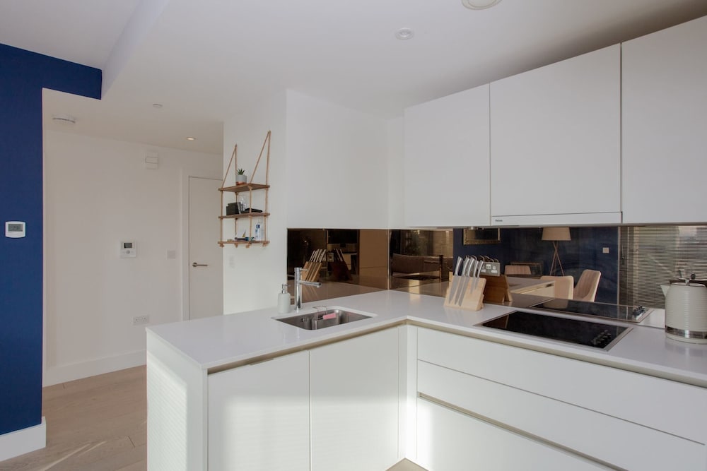 Contemporary 1 Bedroom Apartment in South London