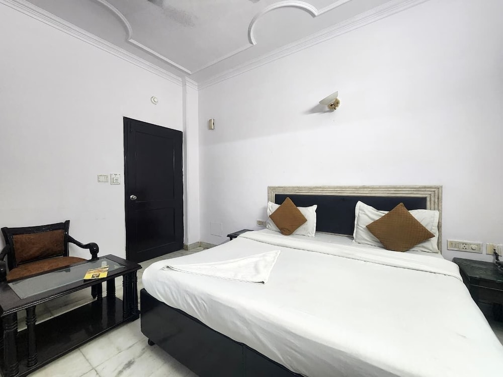 Hotel Grand Central Near Karolbagh Metro