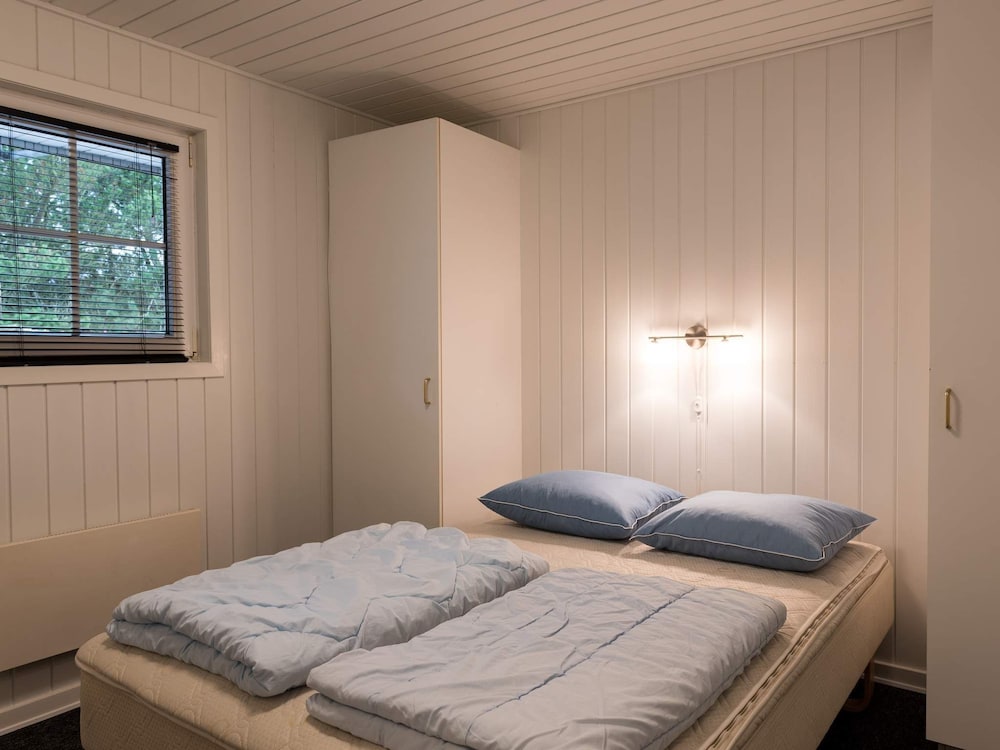 8 Person Holiday Home on a Holiday Park in Blåvand view 3