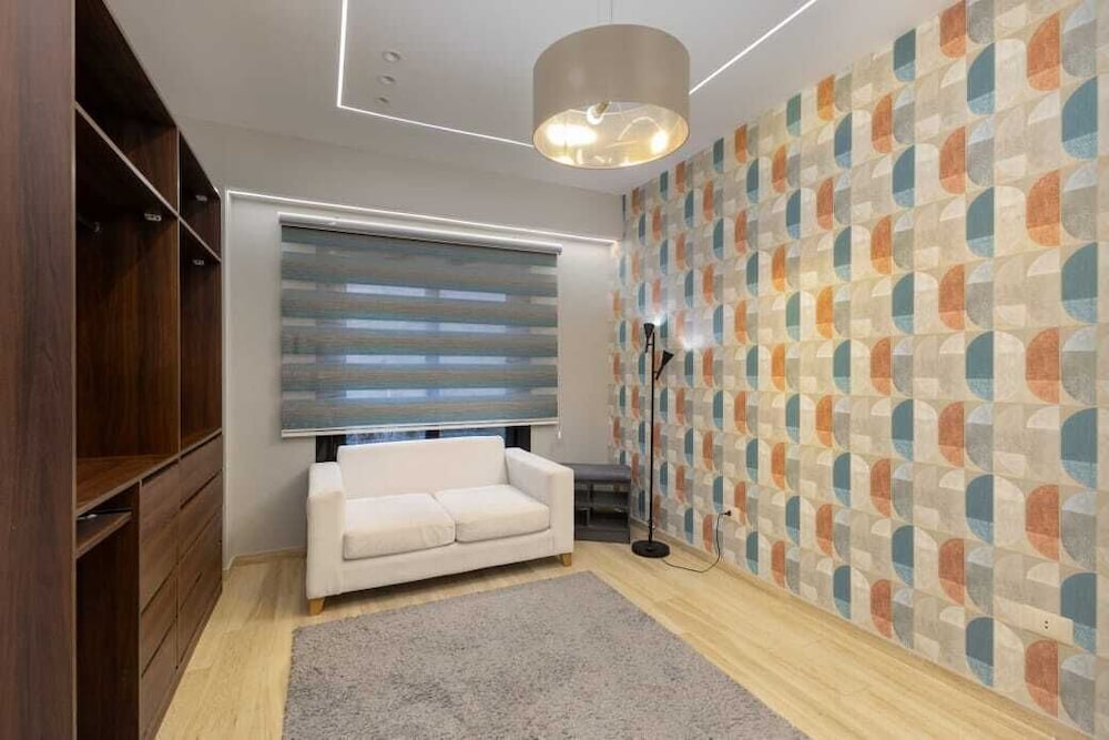 3BD Apt. With Garden in 9th District