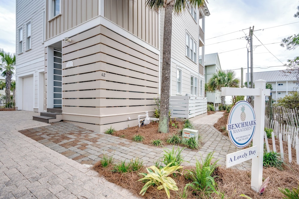 6br/5.5ba ~ Sleeps 20 ~ Perfect for Family Gateway!