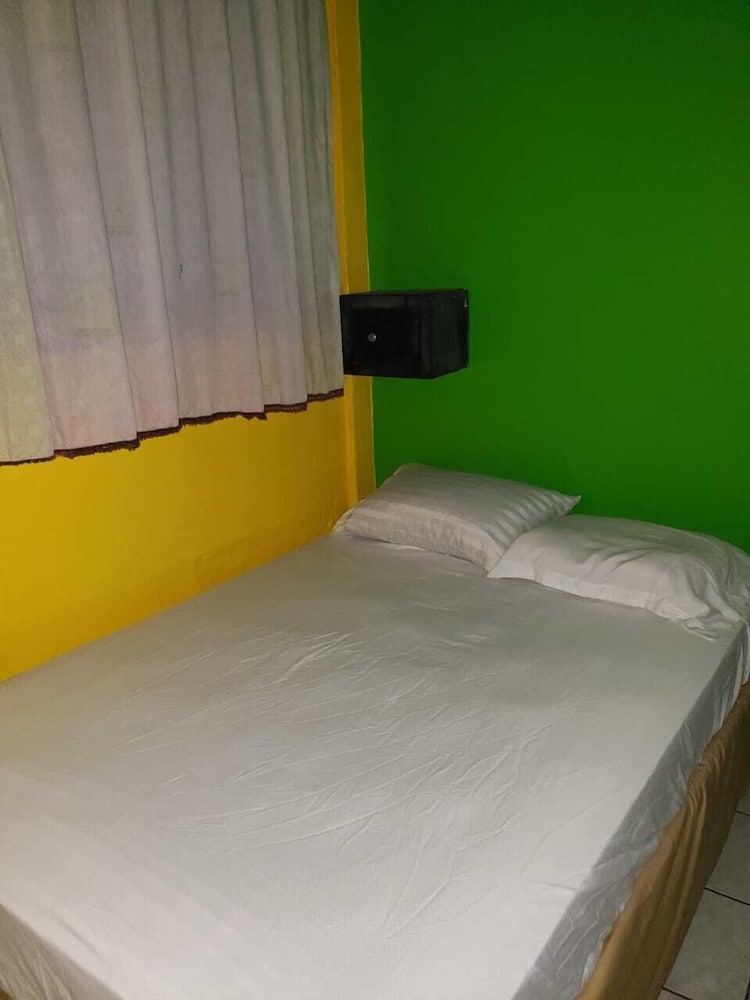 Hostal Guacamayos