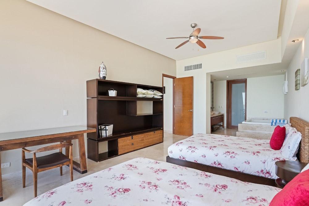 Encanto Living 1103 -3BR by Kivoya