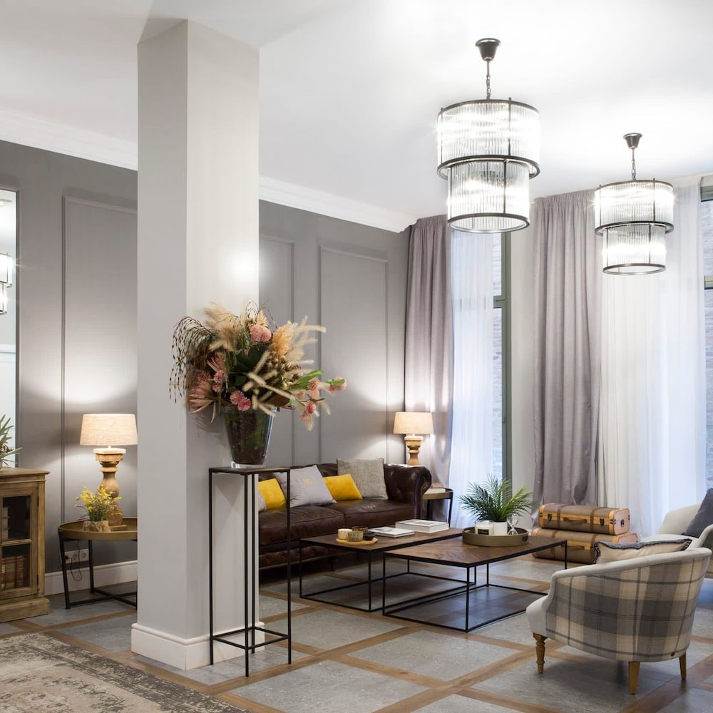 The Roger Terrace 2BR With Pool gym in Barcelona