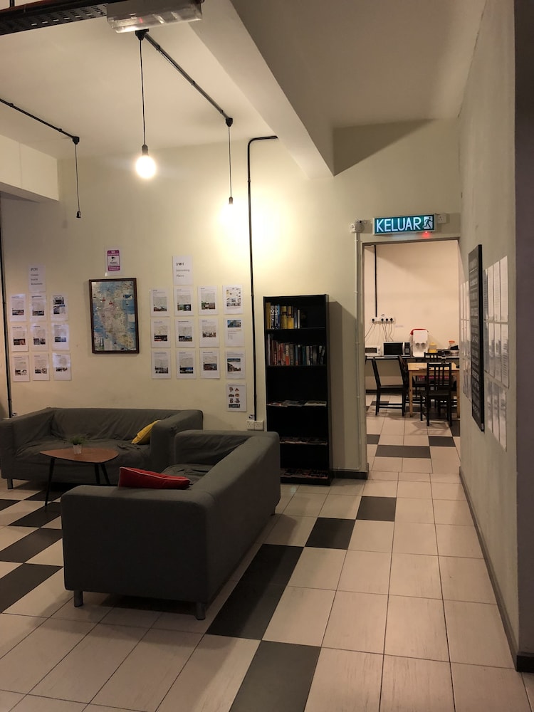 Mari Hostel