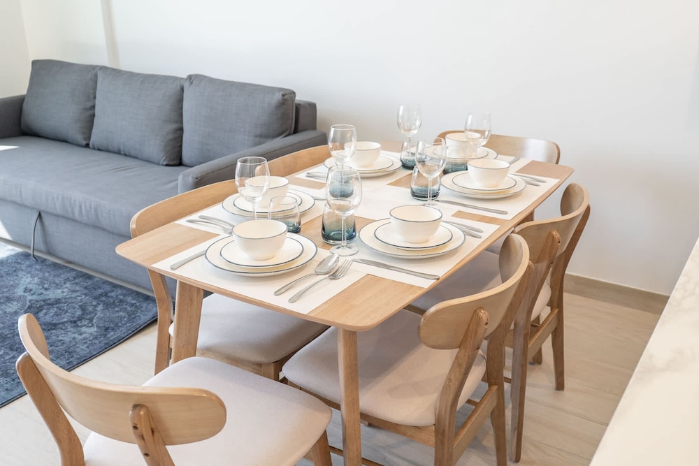 Modern and Peaceful 2 Bedroom in Amber by Azizi