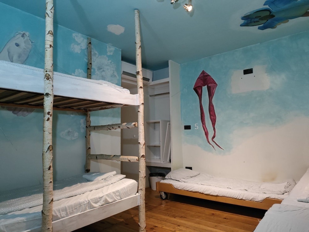 ArkaBarka Floating Hostel and Apartments