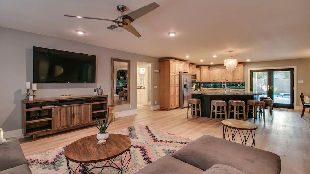 Relaxing 4 Bdrm Retreat in the Heart of Scottsdale