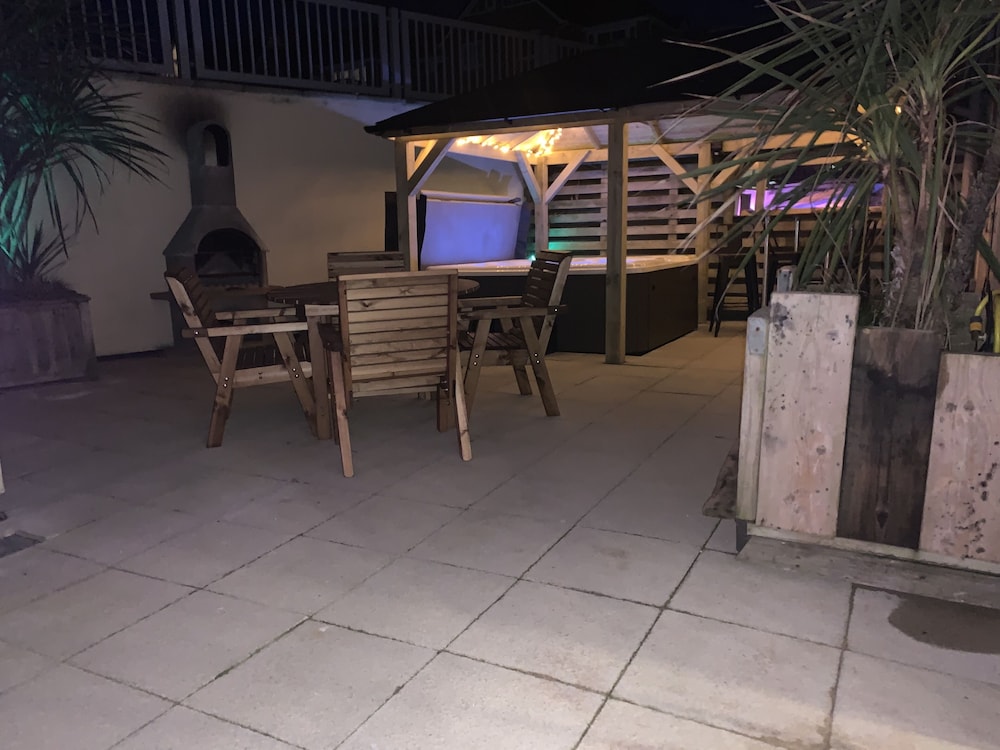 Fistral Apres Surf