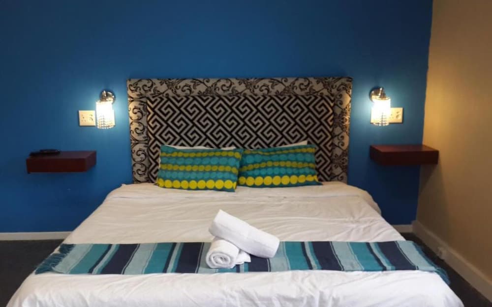 Bread & Barrel Bellville  Guesthouse