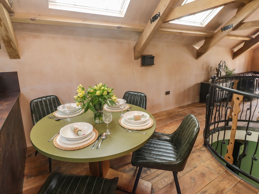 Becket's Barn