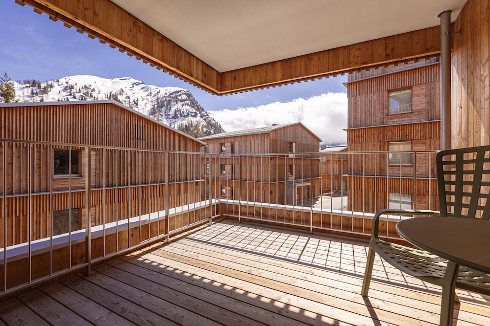 Nice Lodge With Balcony