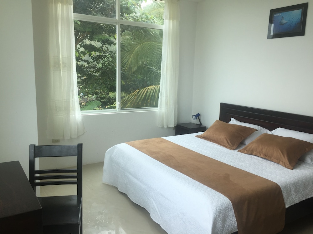 Hotel Blue Shark Galapagos Hotel - Image 1