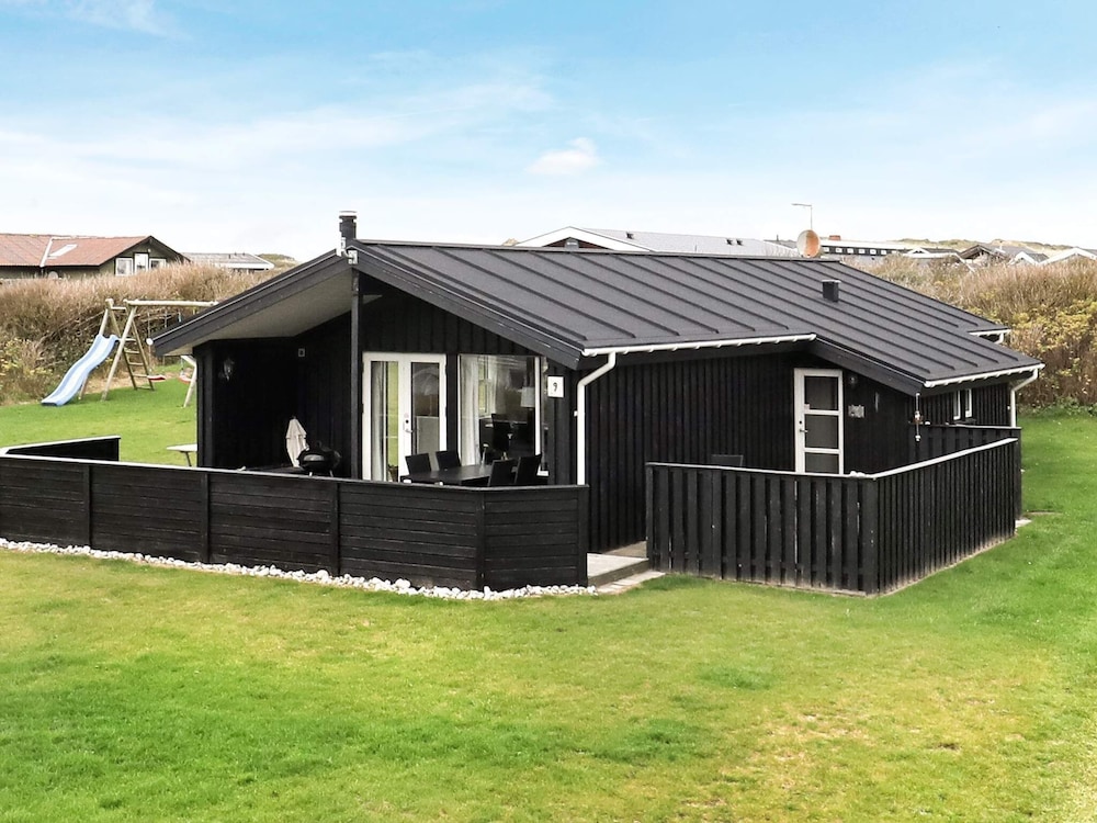 Modernized Seaside Retreat-by Traum
