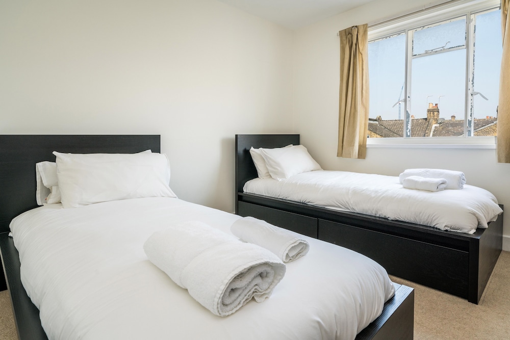 2 Bedroom Flat in Heart of Battersea near Station
