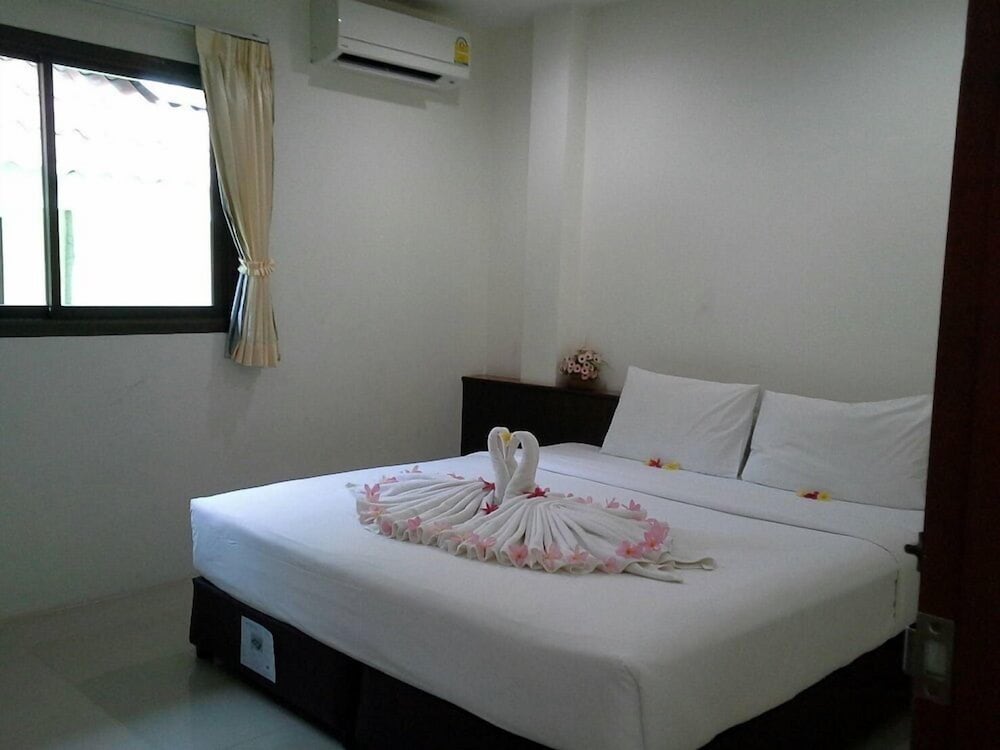 Baan Saensook Villas