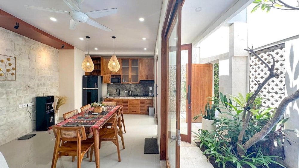 3-bedroom Private pool villa City Sanur