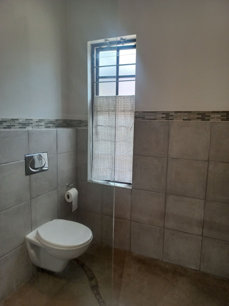Jakes's Place Modern Comfortable & Sunny 3-bedroom House in Kensington