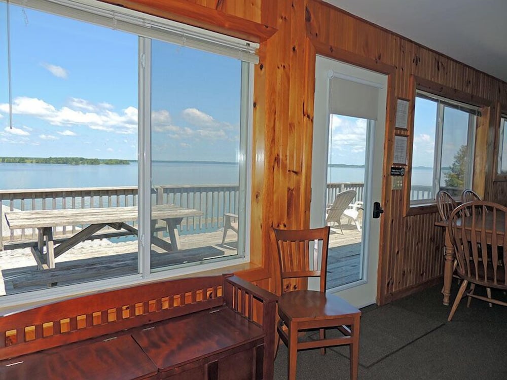 Angel Rock Waterfront Cottages and Vacation Homes