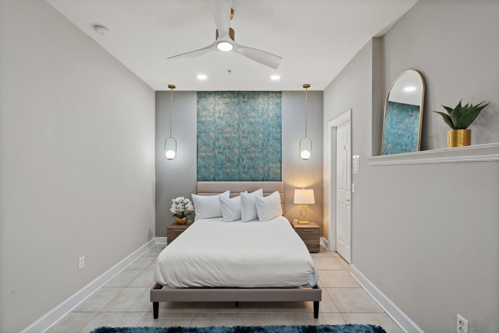 Enchanted Garden Resort 2 Miles from Disney 4 Bedroom Townhome 4 Townhouse