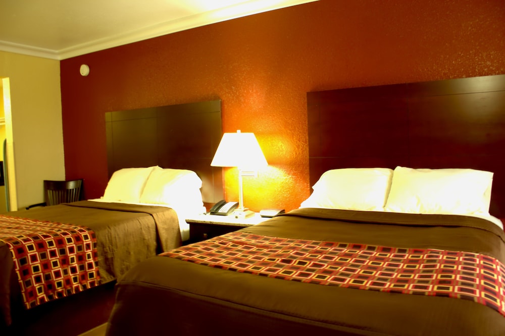 Polynesian Inn