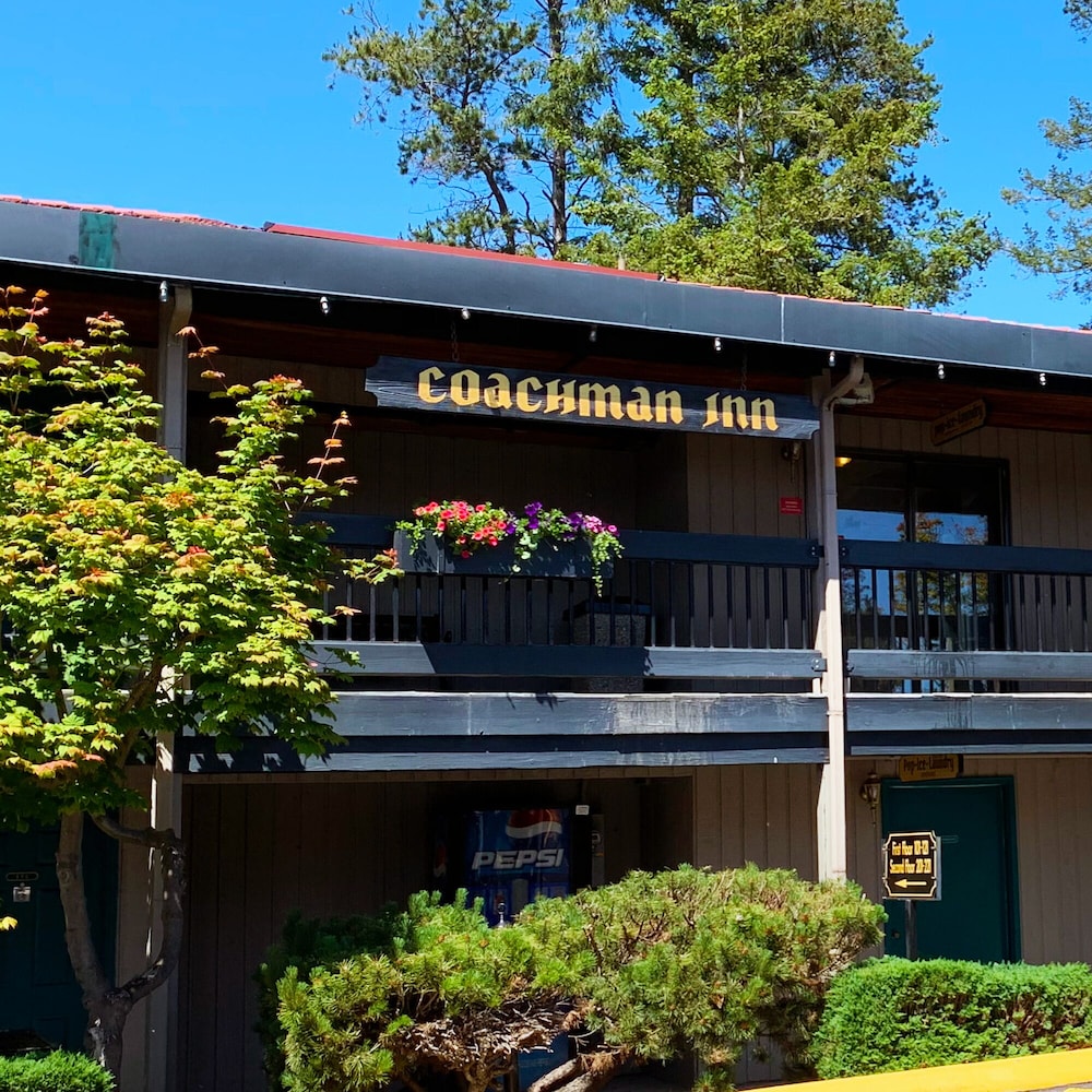 Coachman Inn & Suites