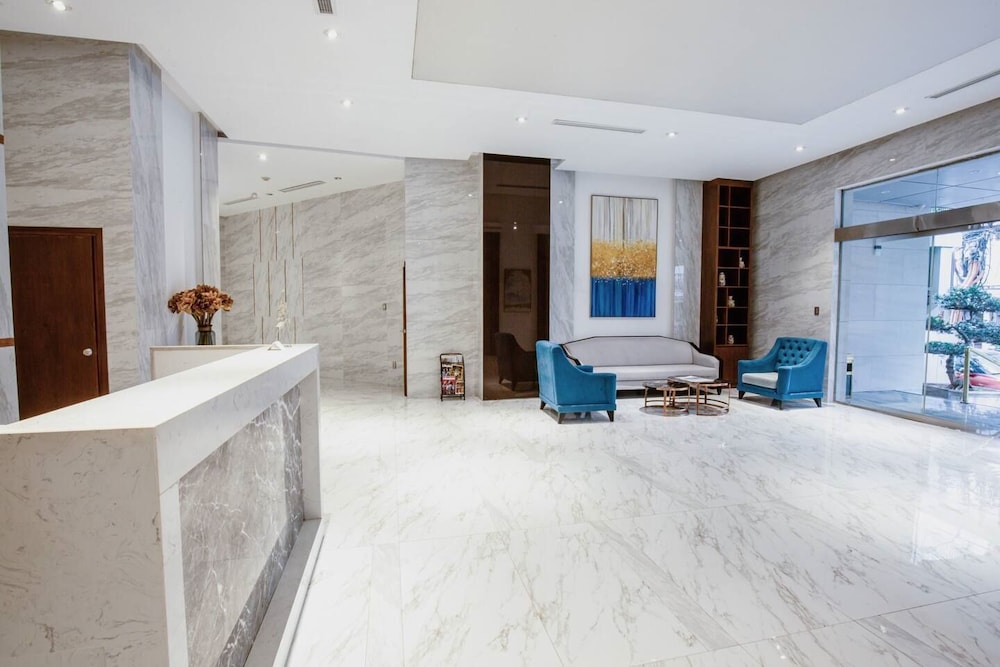 Skyline Tower - Service Apartments