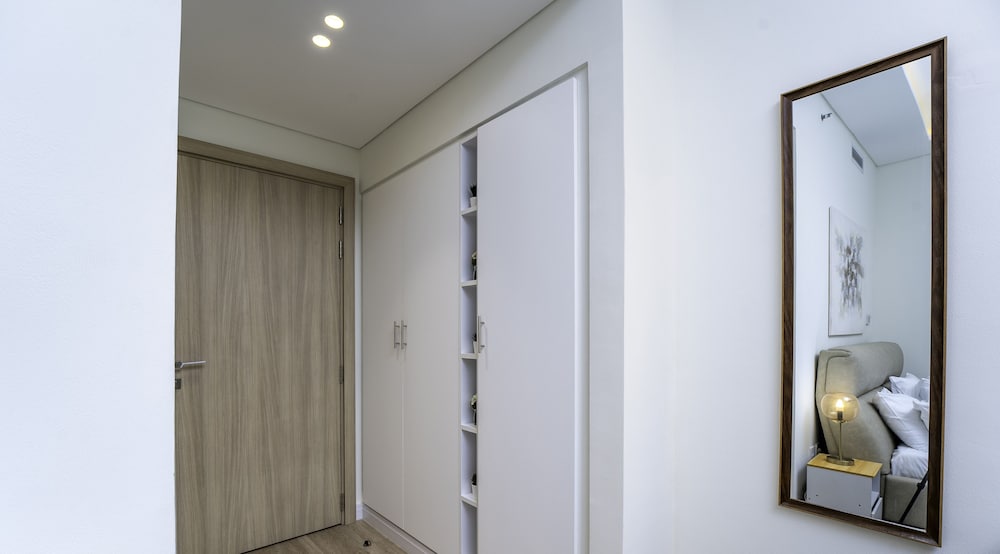 Stunning 2 BR in the heart of Downtown