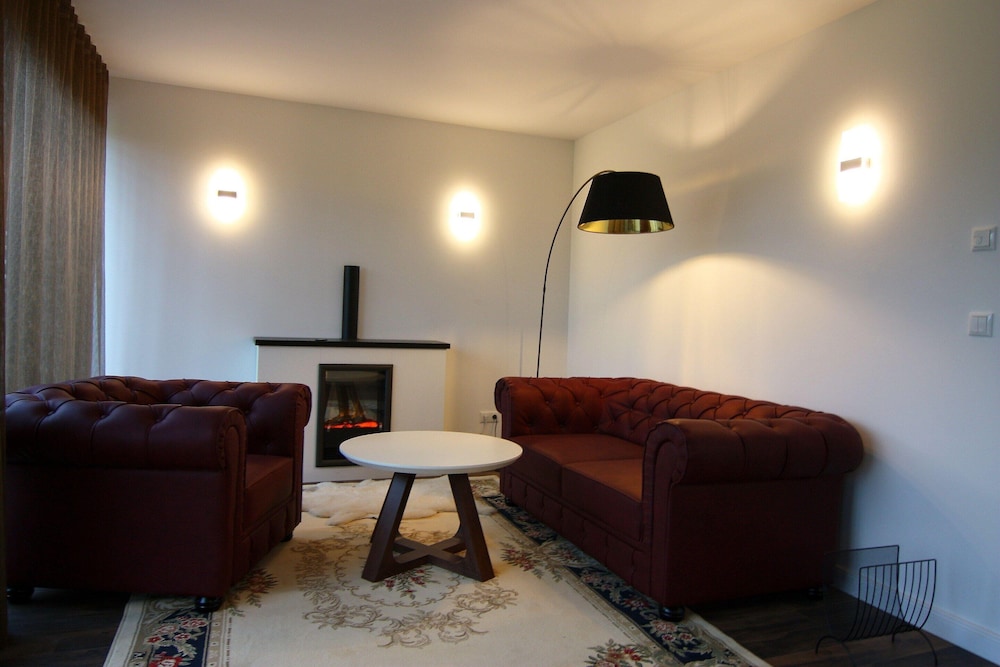 Chalet Near Schwerin With Golf & Castle Views