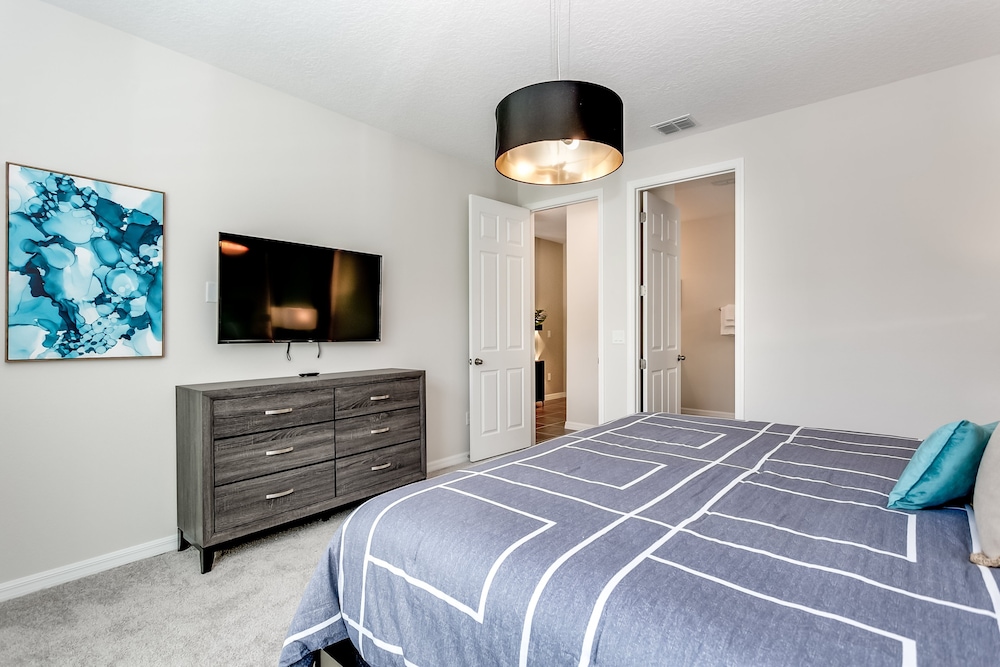 1834cvt New Solara 9 Bedroom 6 Bathroom Resort view 3