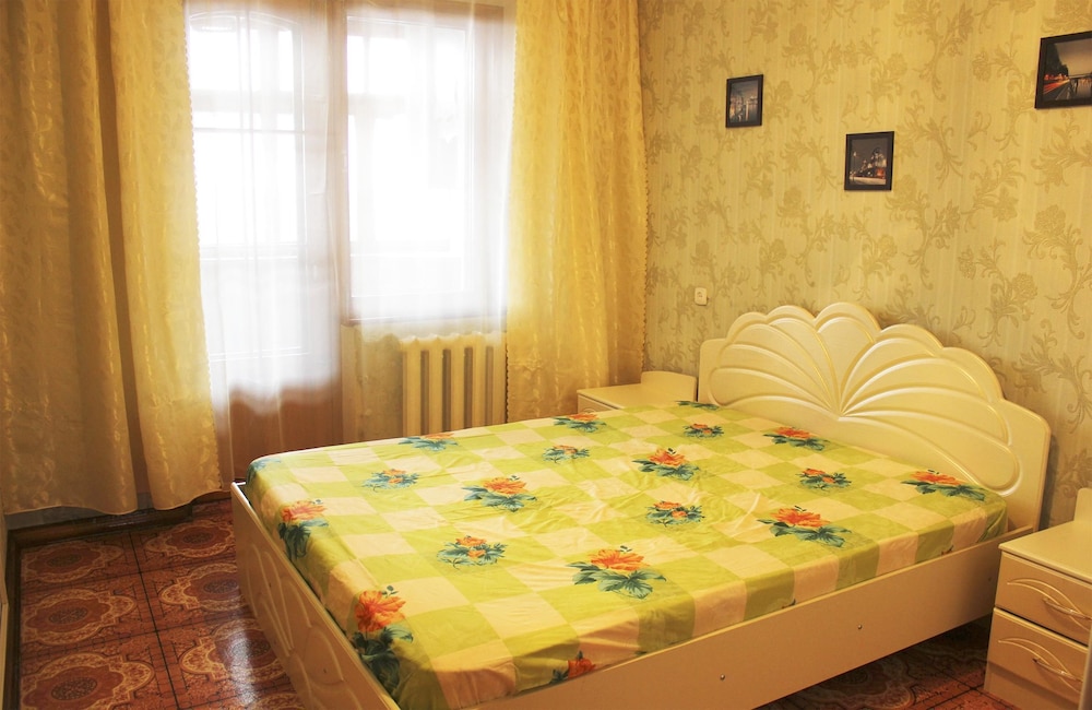 Dobrye Sutki Apartment on Sovetskaya 220 view 2