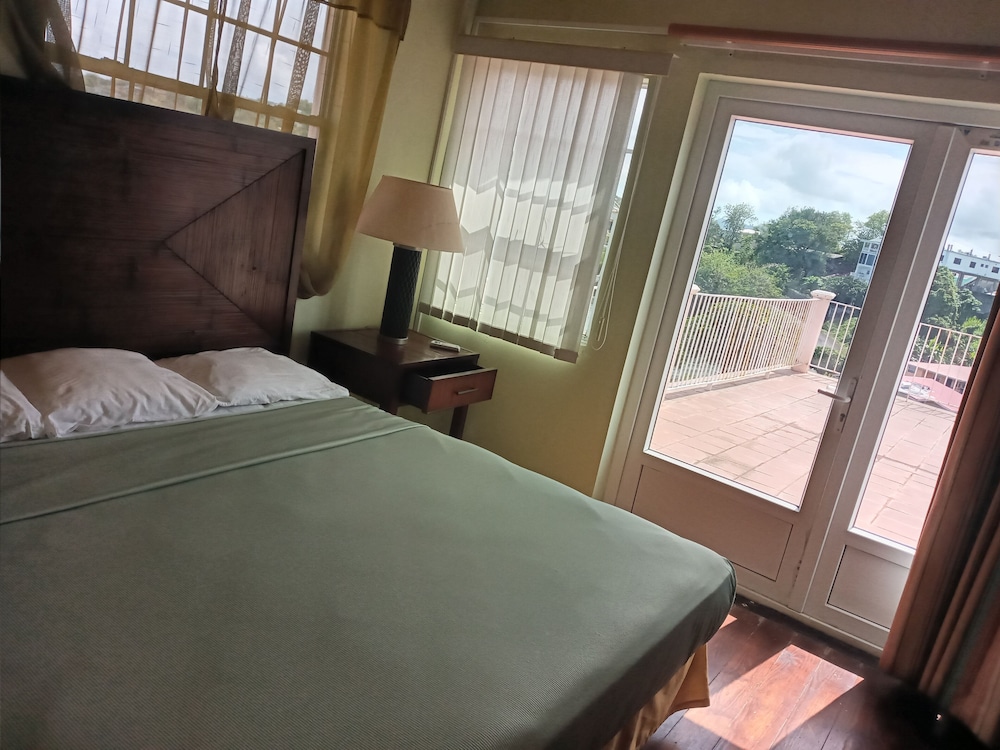 Room in Guest Room - Aanola Villas 6b Tranquil Privy Boudoir view 5