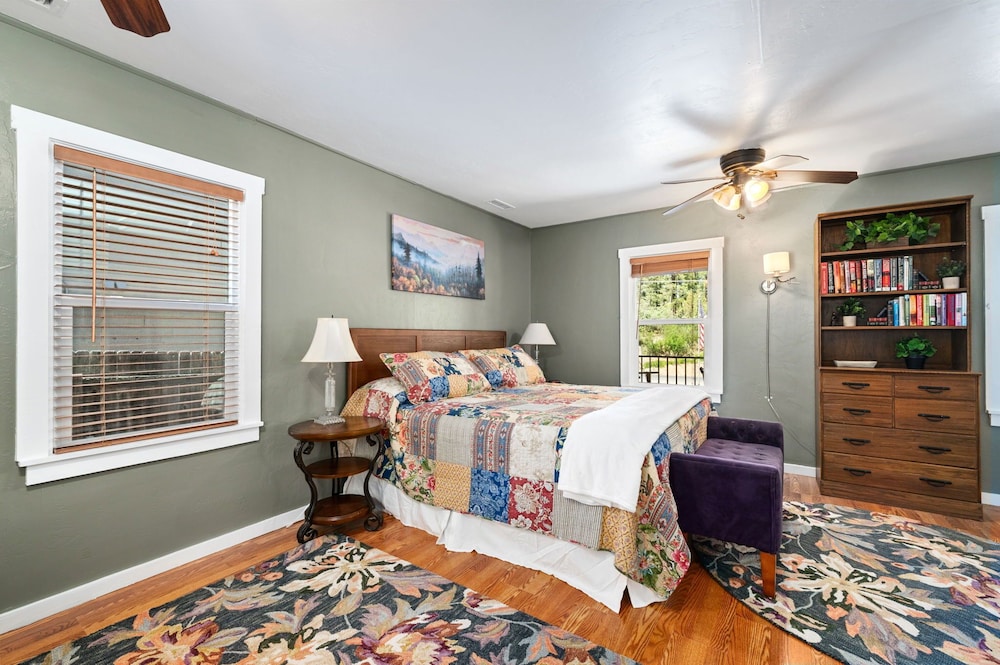Prescott Mountain Pines Cabin