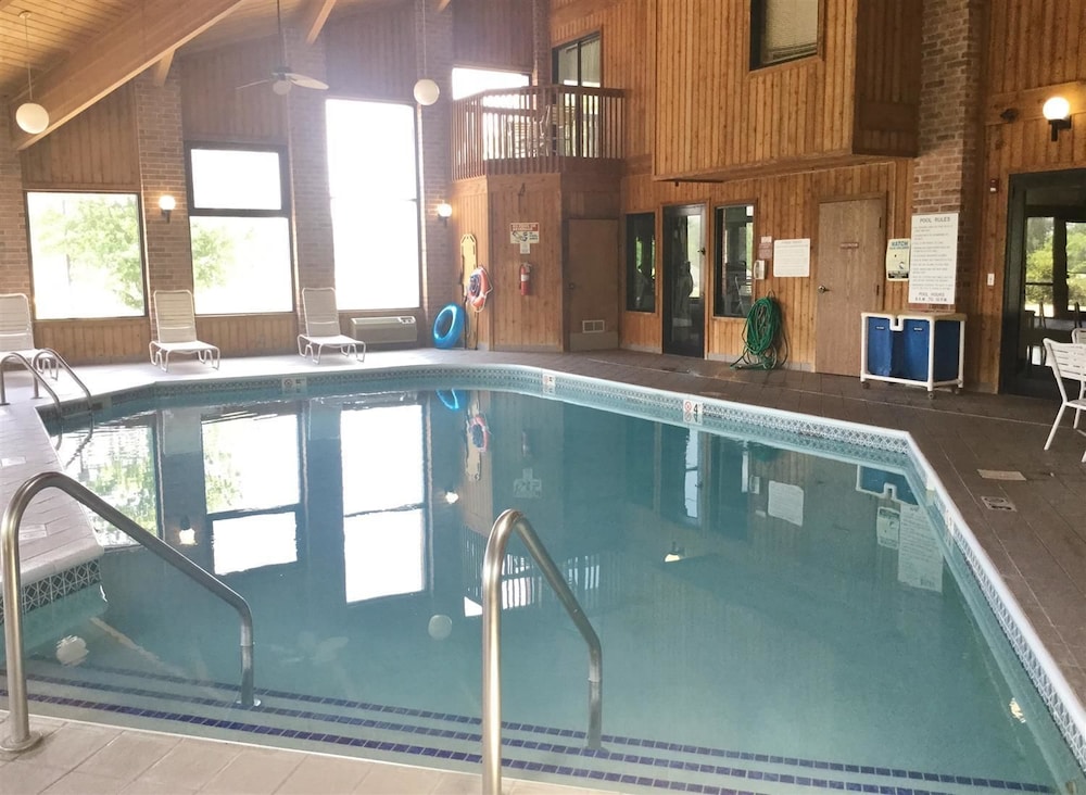 Capital O Amerihost Inn and Suites Fulton Hwy 54 MO