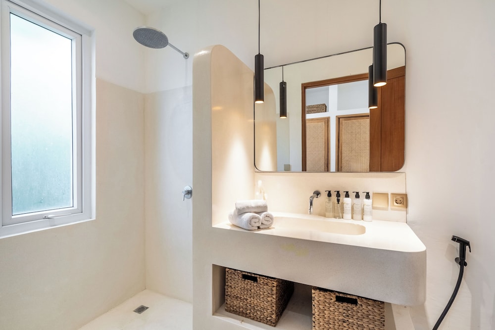 Eleven Villa Canggu - Calm Oasis with Pool and Privacy