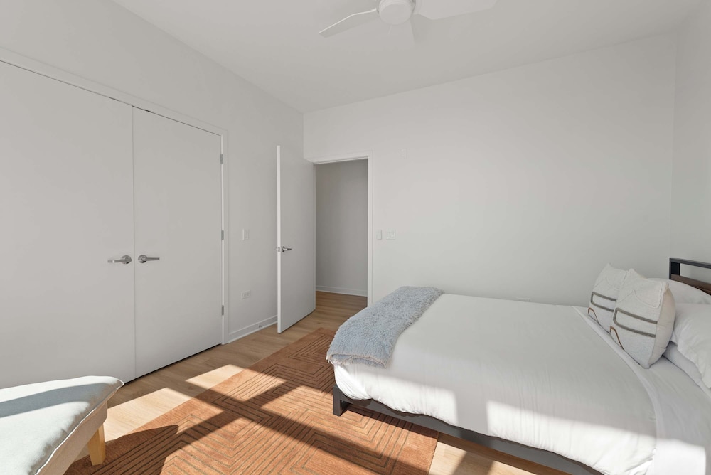 Designer 3BR PH Near Fulton Market