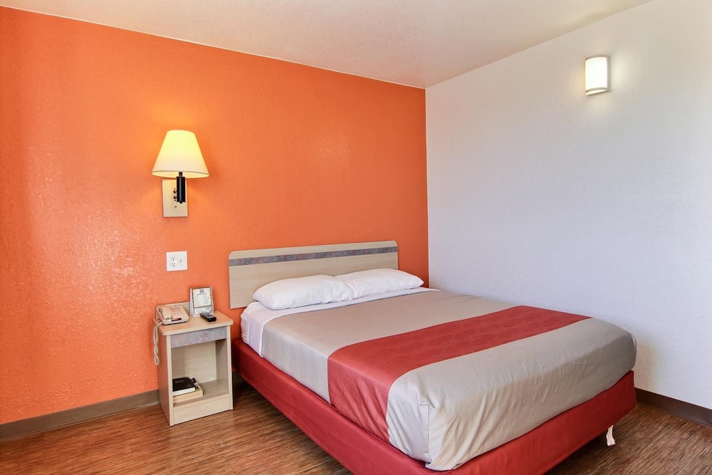 Park Inn by Radisson, Fargo West Acres