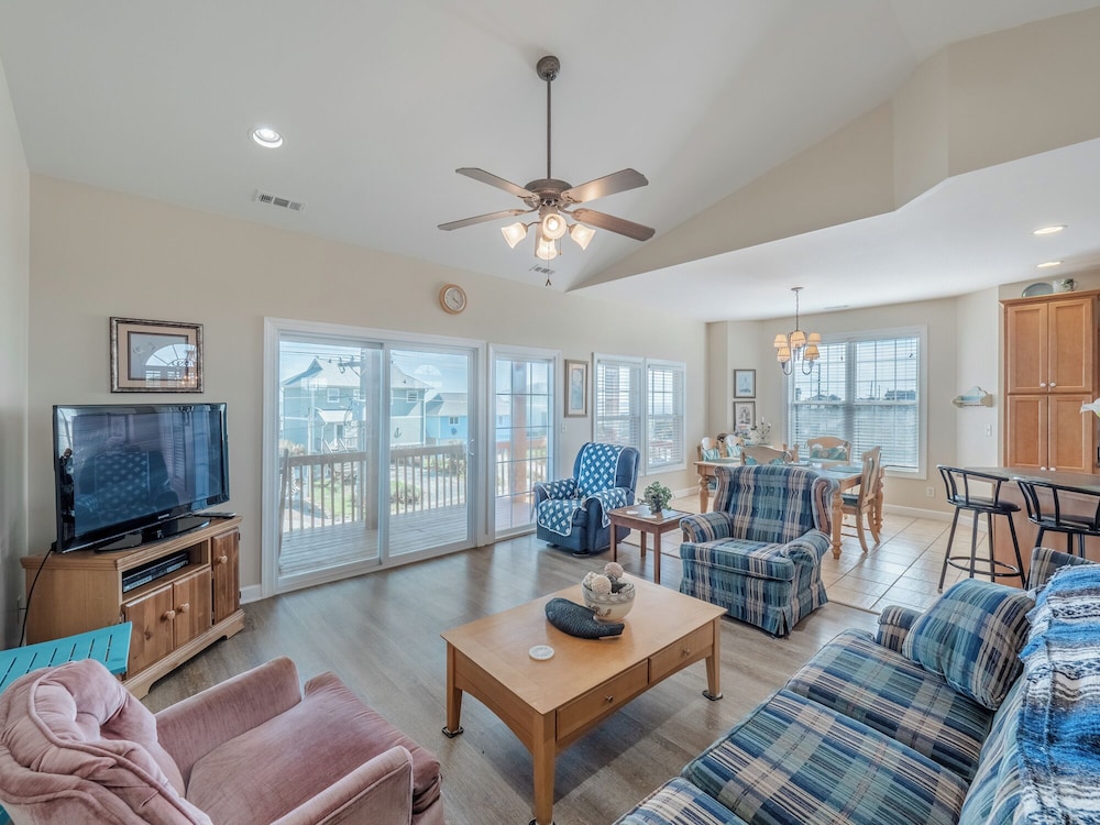 Callalily by Topsail Realty