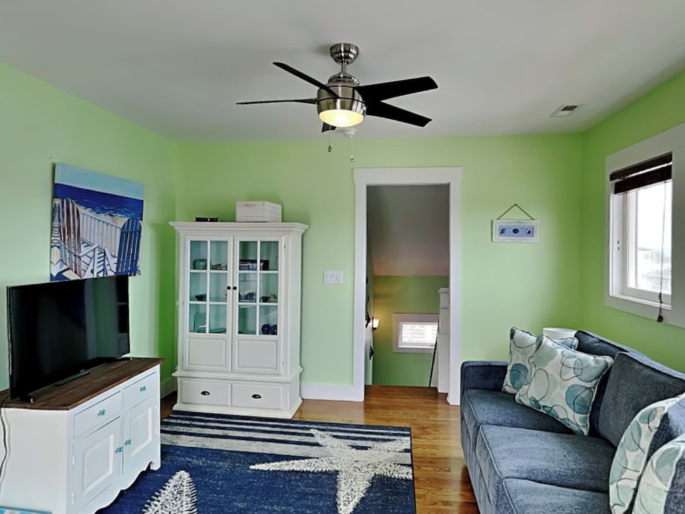 Shore Sounds Fun by Topsail Realty