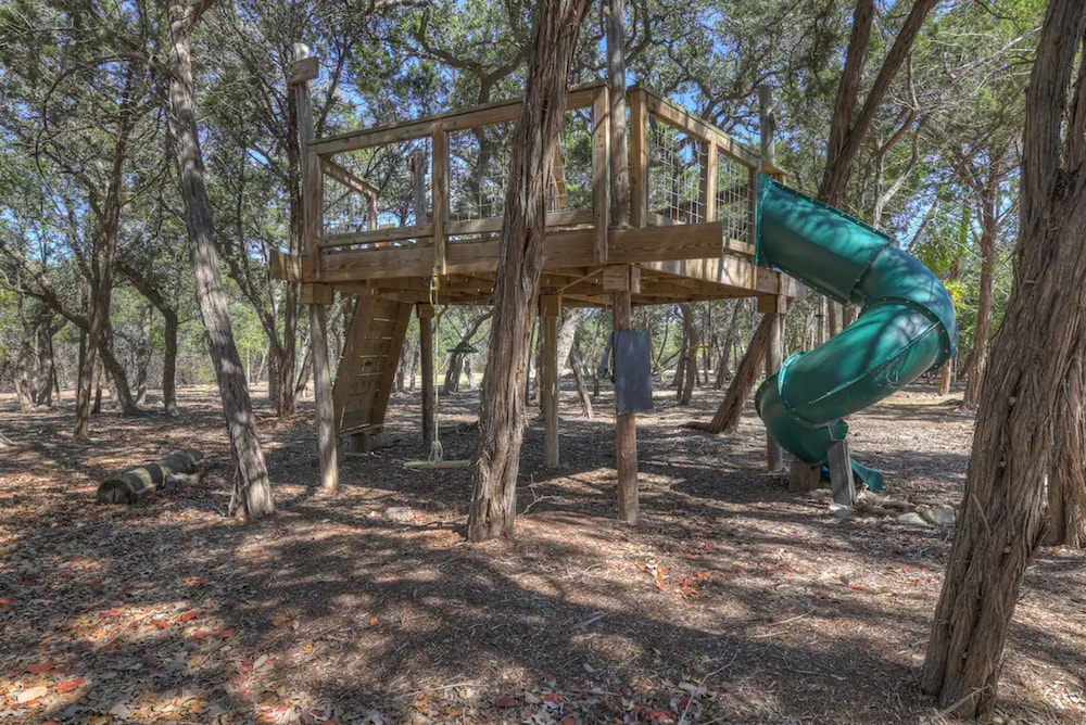 Terracotta Oasis - Wimberley for 30 Guests