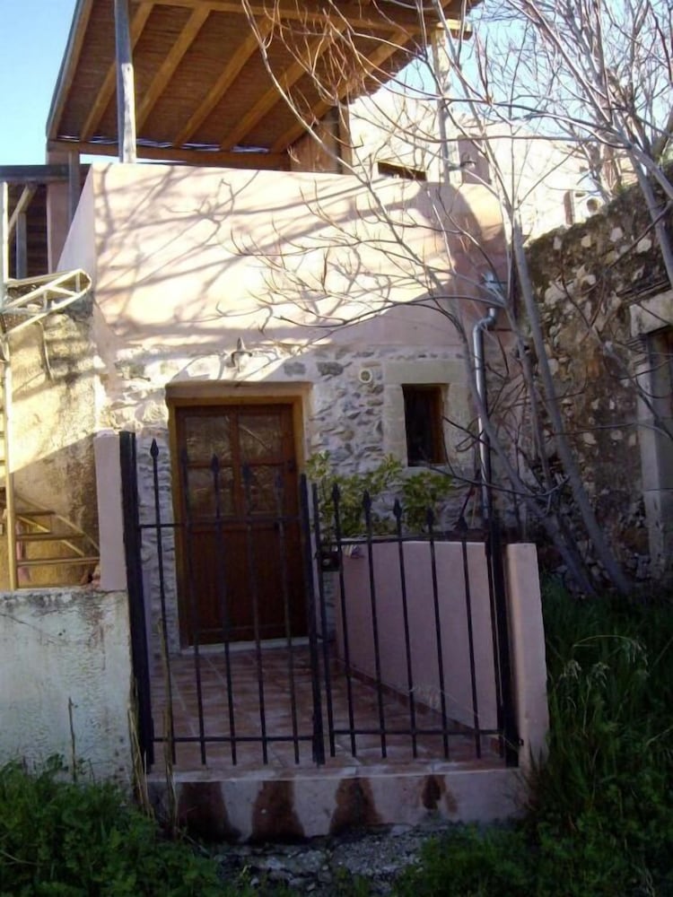 Ksa Sou Traditional Guesthouses