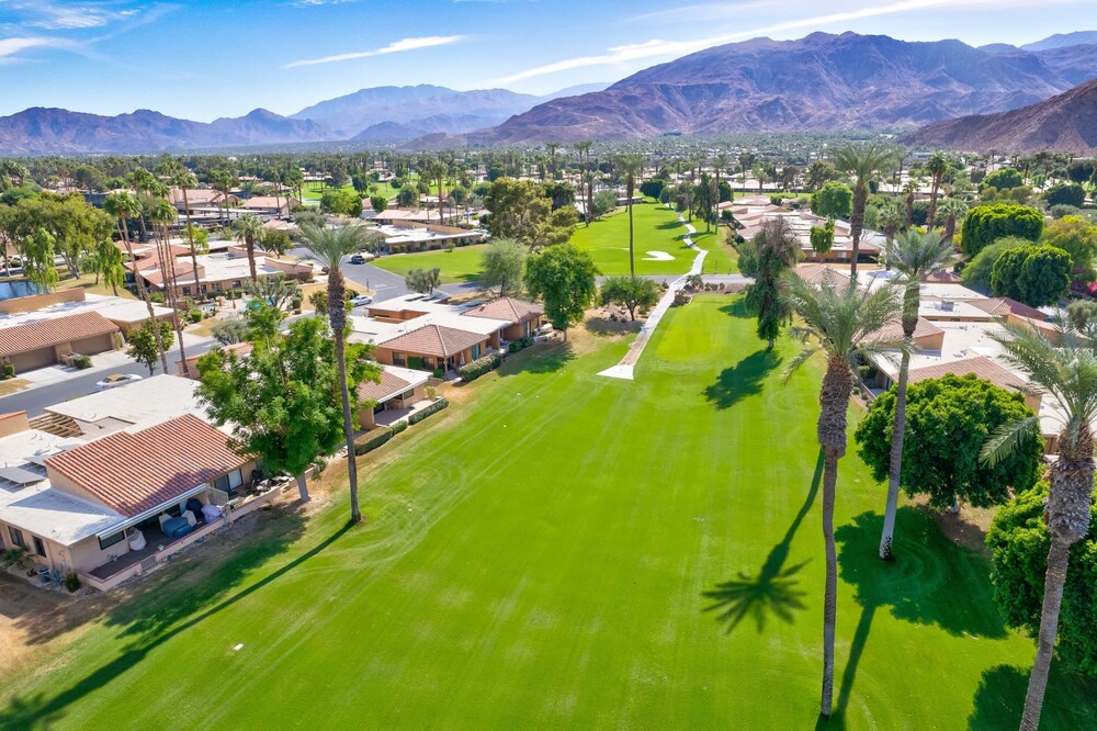 Designer Seville Condo w Golf Mountain Views