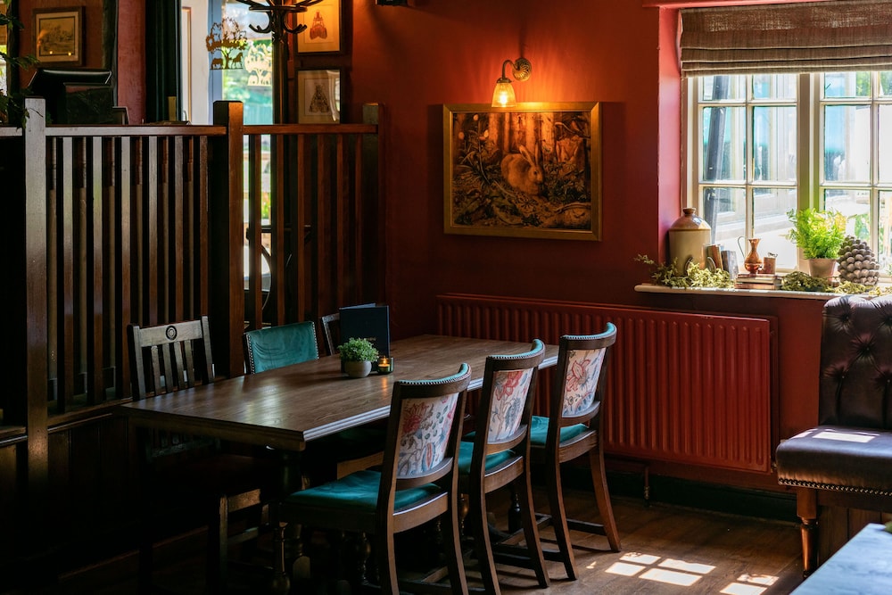High Corner Inn