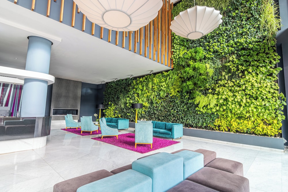 Lobby & Reception