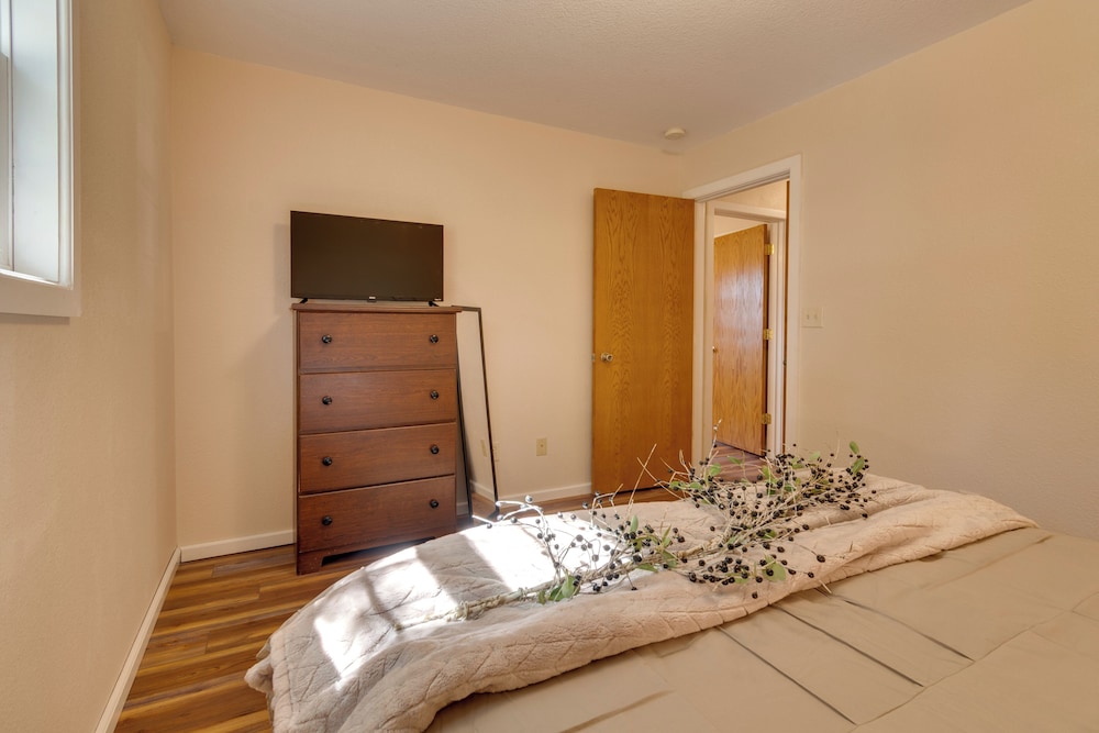 9 Mi to Effingham: Pet-friendly Rural Escape