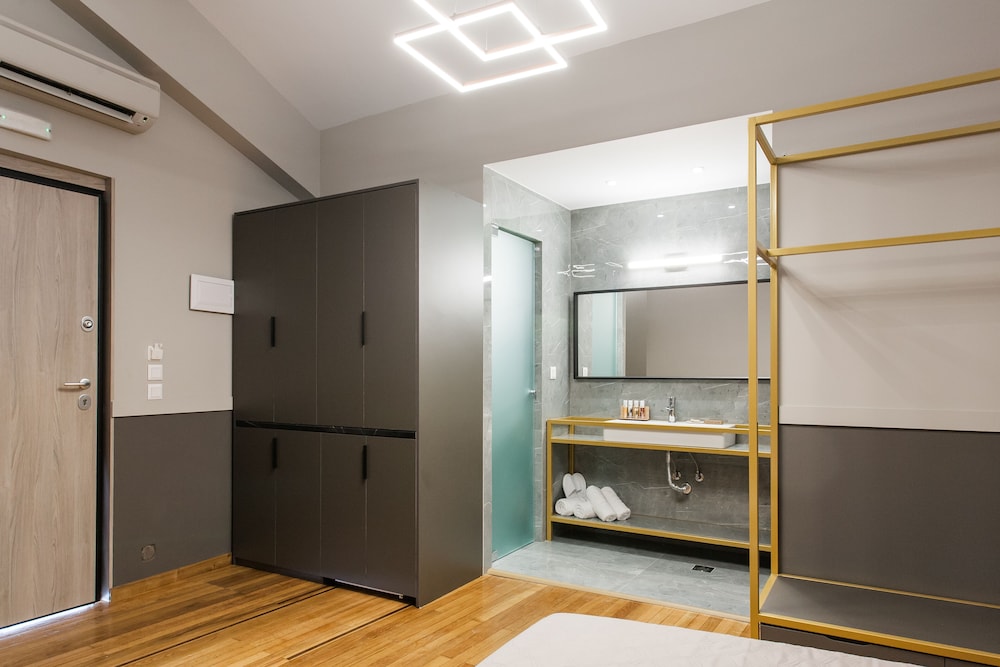 Step One - Luxury Suites right in the heart of Acropolis next to metro station