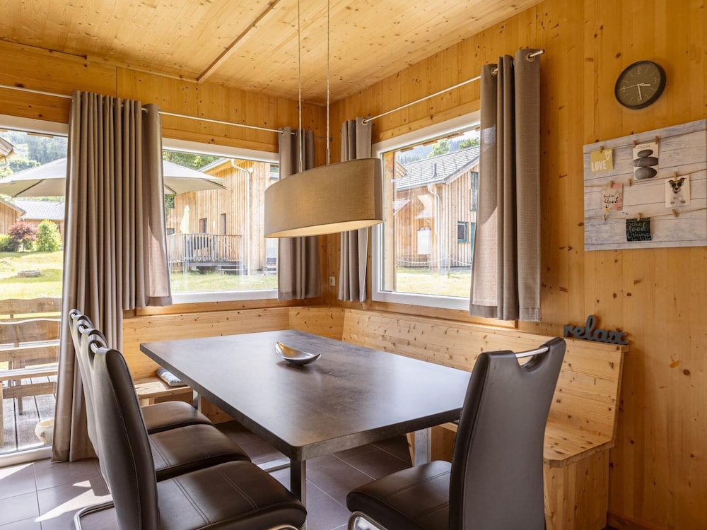 Chalet With Sauna and hot tub