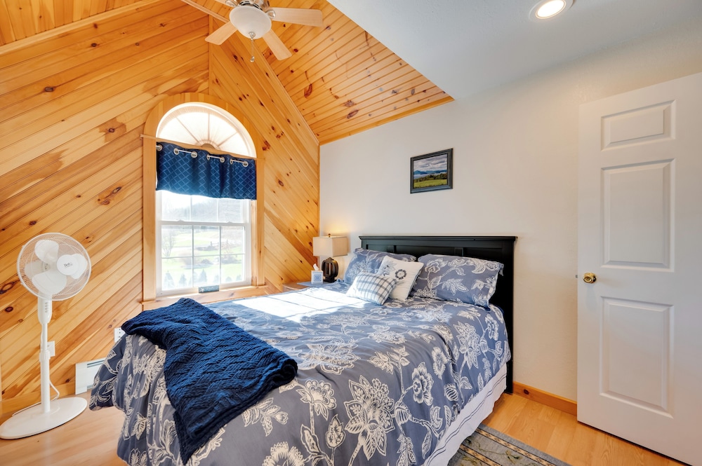 Apartment w/ Balcony & Lake View in Newport!
