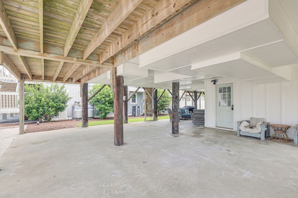 Unique A-frame Beach House: 'the Beacon at Oib'
