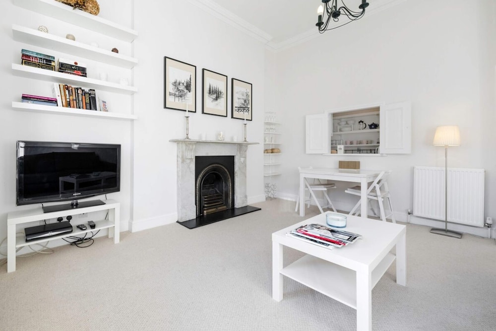 Elegant Earl's Court 2 bed 2 Bath Near Tube